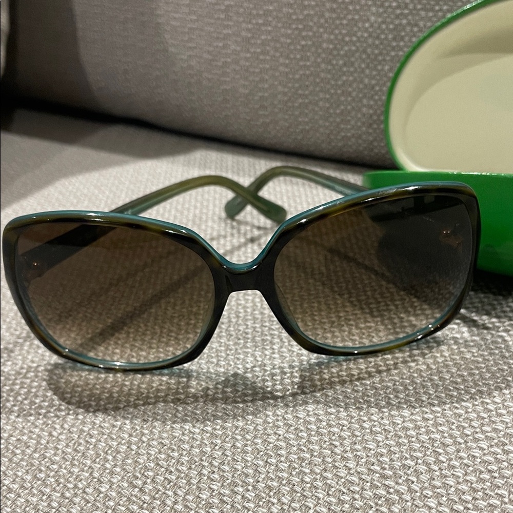 Kate Spade Sunglasses with Case - Picture 4 of 9